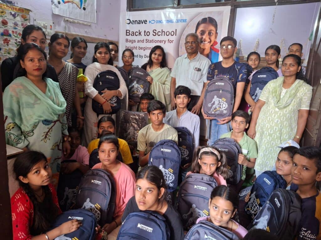 MK-Denave-Back-to-school-Children-with-DC-team